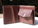 レザークラフト教室（革手縫い教室）・革二つ折り財布
